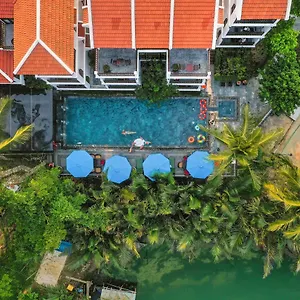 Riverside & Hoi An