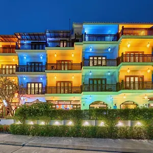 4* Hotell Odyssey &